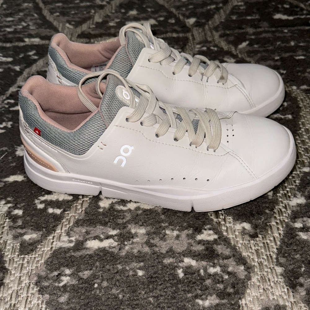 Women’s On Cloud shoes.